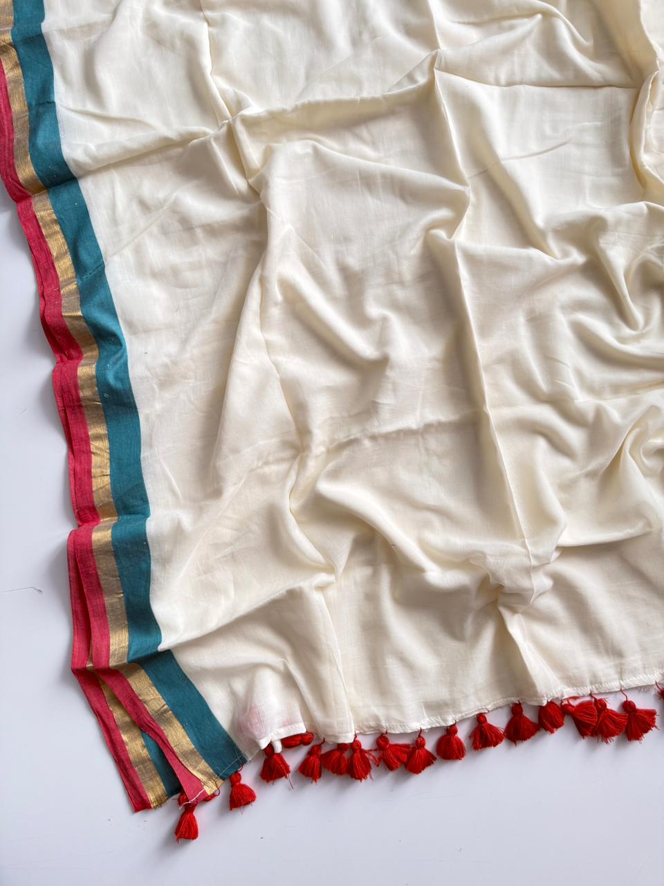 Designer Off White Mulmul Cotton Saree Soft Elegant Wear