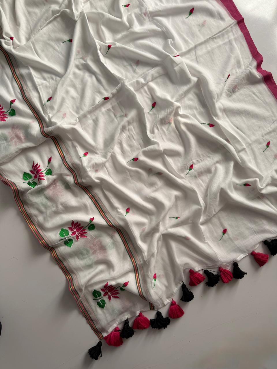 Chic White Mulmul Cotton Saree Soft Daily Outfit