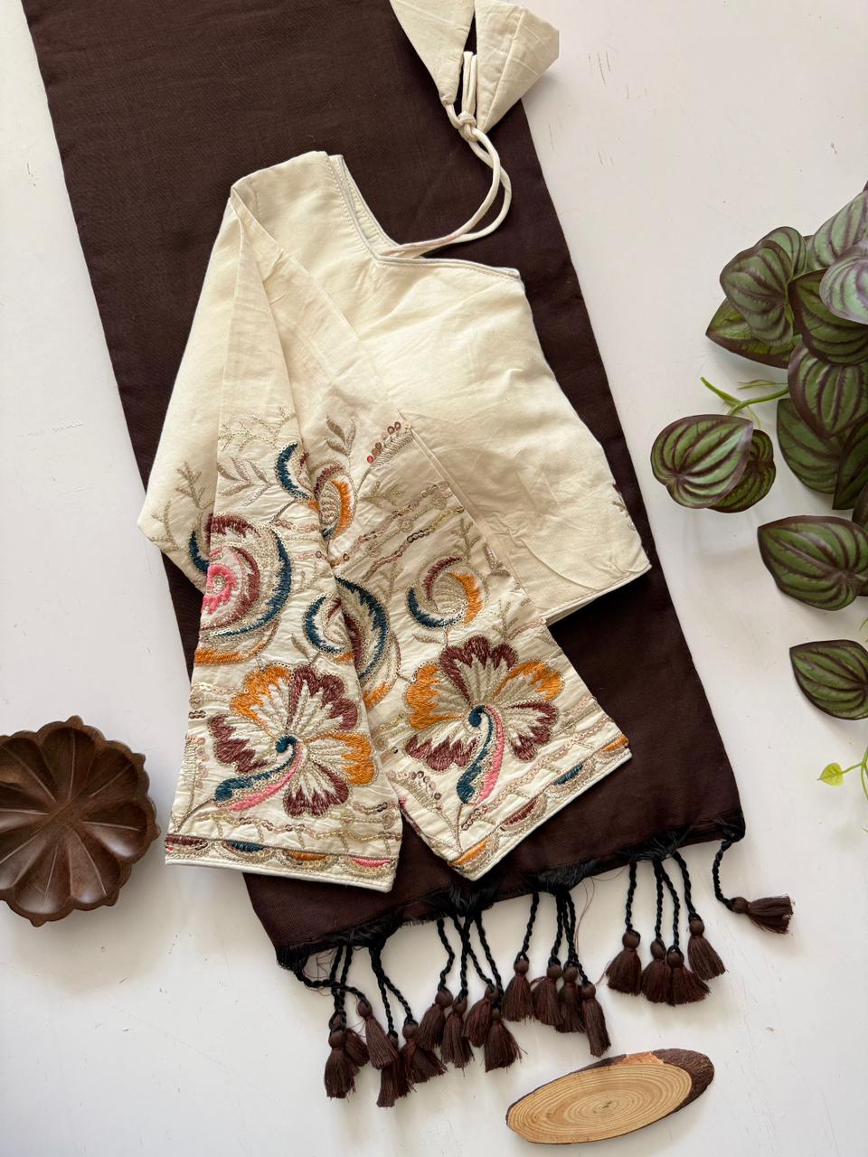 Stylish Brown Handloom Cotton Saree With Ready Made Blouse