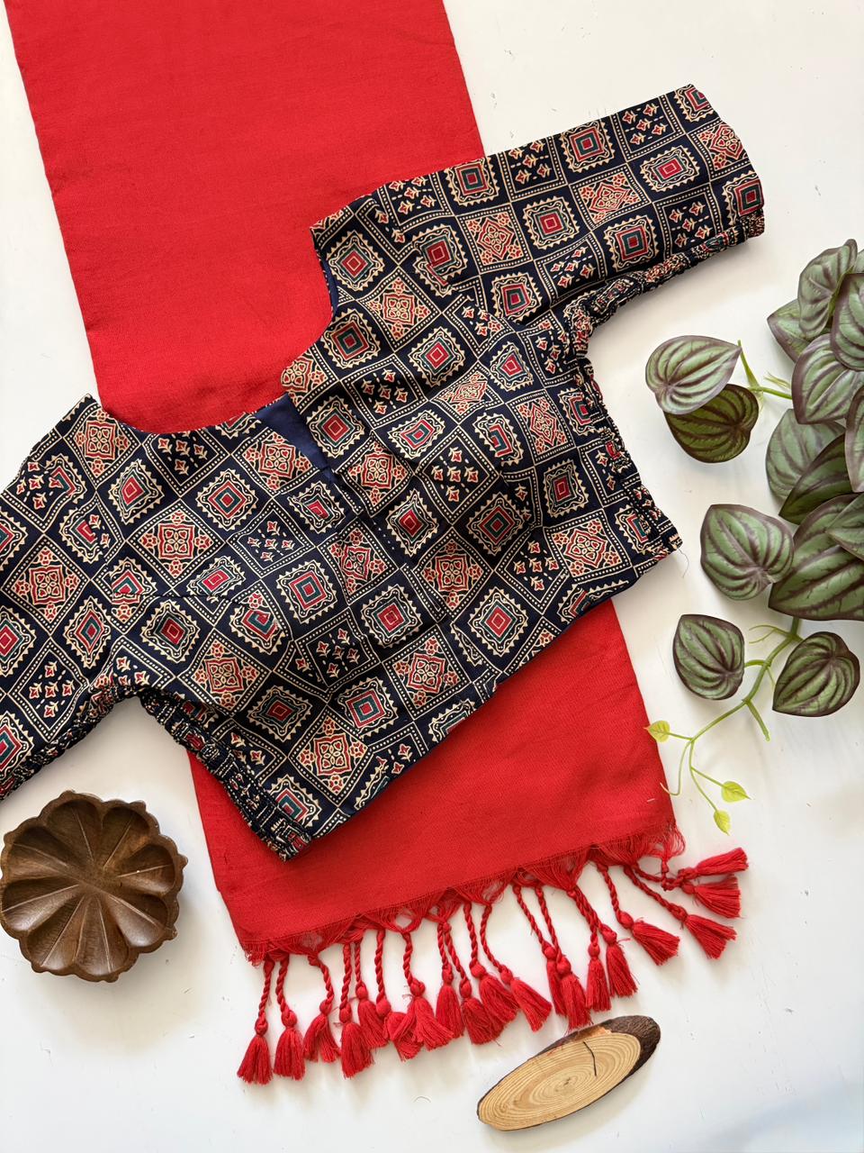 Premium Red Cotton Handloom Saree With Stylish Stretchable Blouse