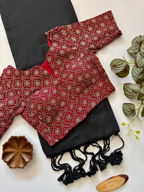 Stylish Black Cotton Handloom Saree With Comfortable Stretchable Blouse