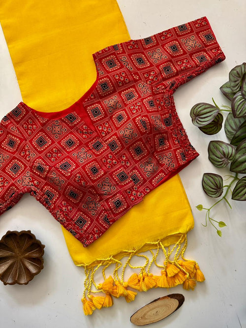 Lightweight Yellow Cotton Handloom Saree With Stretchable Designer Blouse